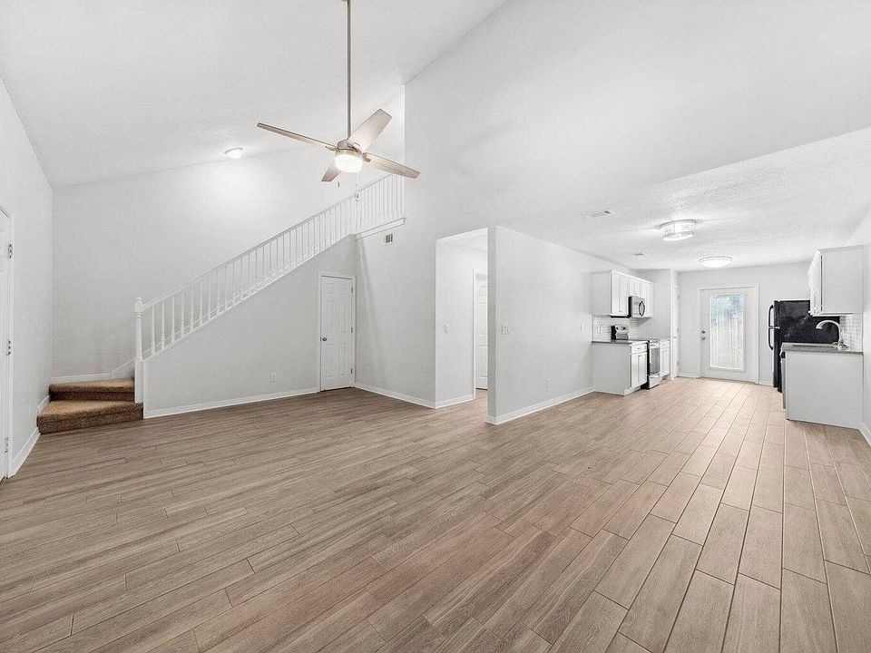 1st image of 868 Dunwoody Place