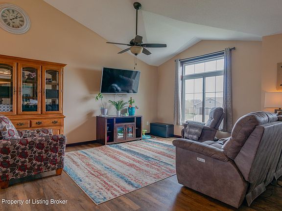 5th image of 2241 Arapaho Ct