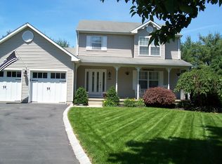 1068 White Oak Ct, Toms River, NJ 08753
