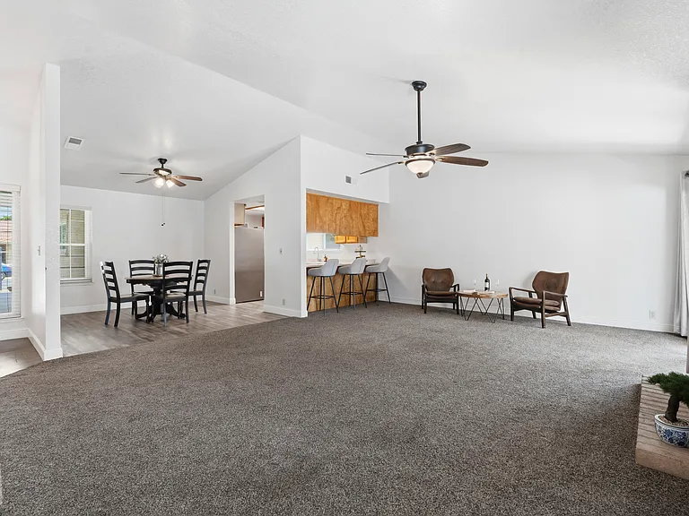 301 Goldrun Dr — Photo 13