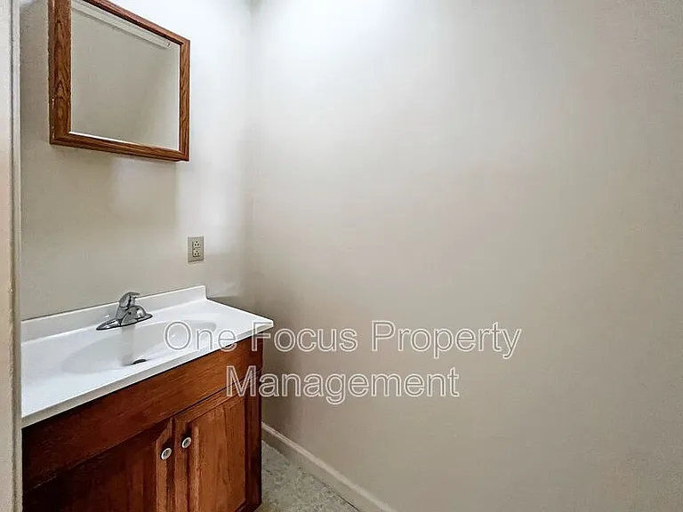 218 3rd Ave — Photo 4