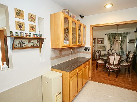 4th image of 8133 165th St