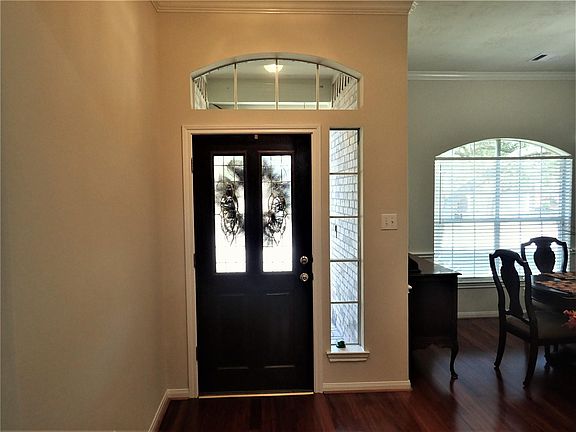 3rd image of 1631 Maryvale Dr