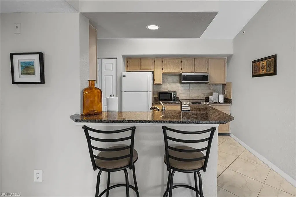 2 bed, 2.0 bath, 1314 sqft, $4,200 — Photo 4