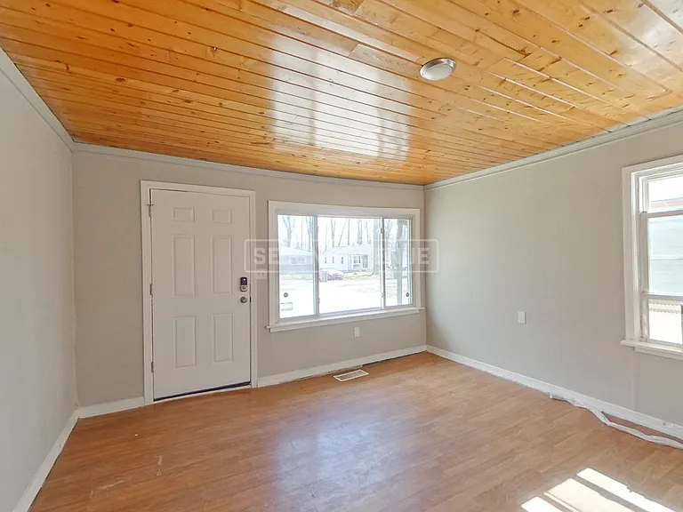 3636 N Whittier Pl — Photo 6