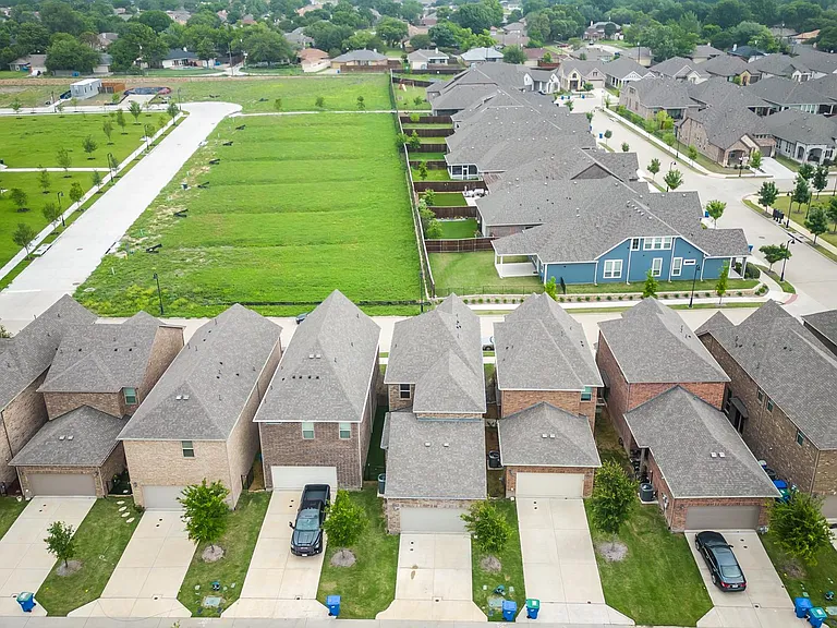 7504 Palisades Dr — Photo 41