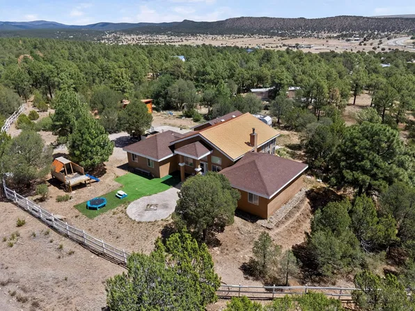 24 Calle De Leon, Las Vegas, NM 87701