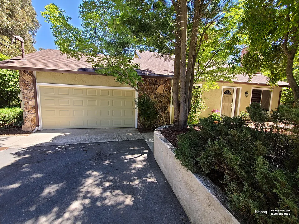458 Deborah Ln