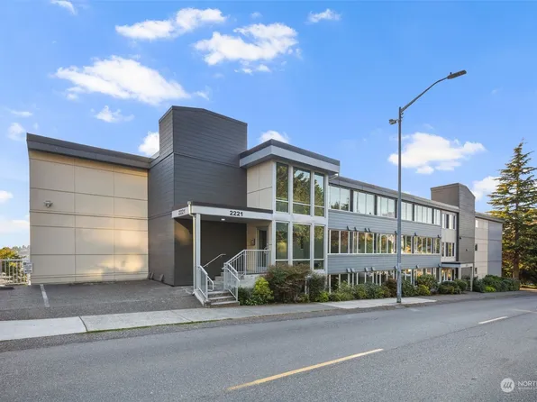 2221 Gilman Drive W #405, Seattle, WA 98119