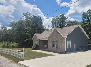 30034 Piper Dr, Bon Aqua, TN 37025