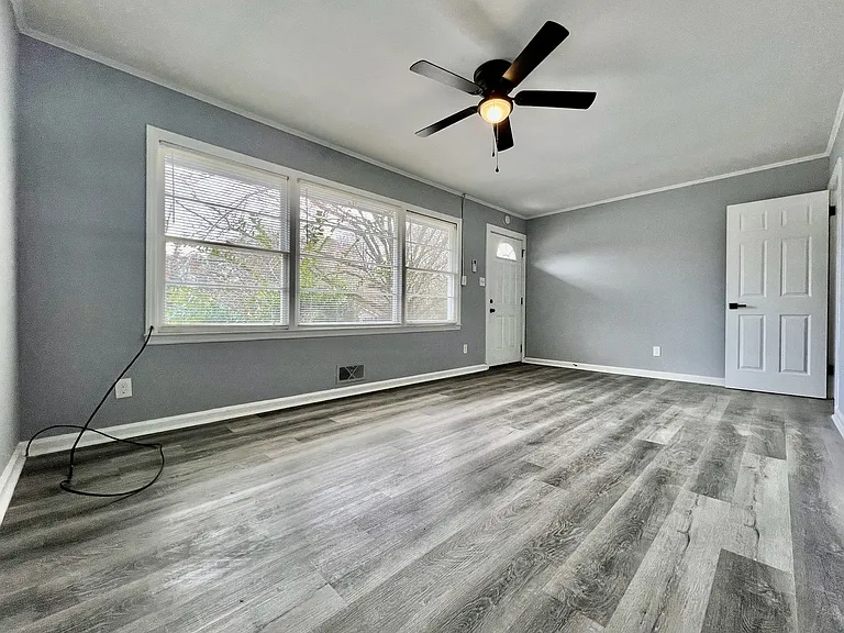 2901 Skyline Dr — Photo 2