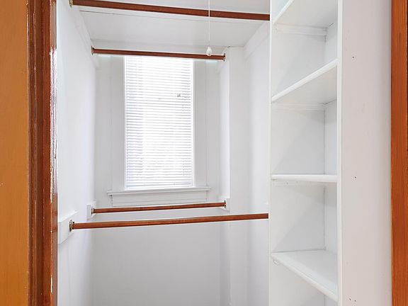 5th image of 5653 N Winthrop Ave APT 2C