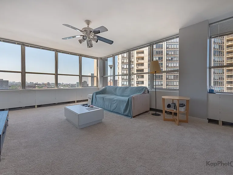 655 W Irving Park Rd #1417 — Photo 6