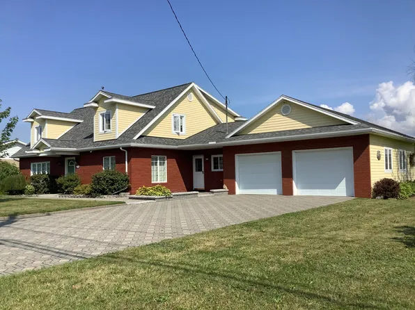 748 Main Street, Madawaska, ME 04756
