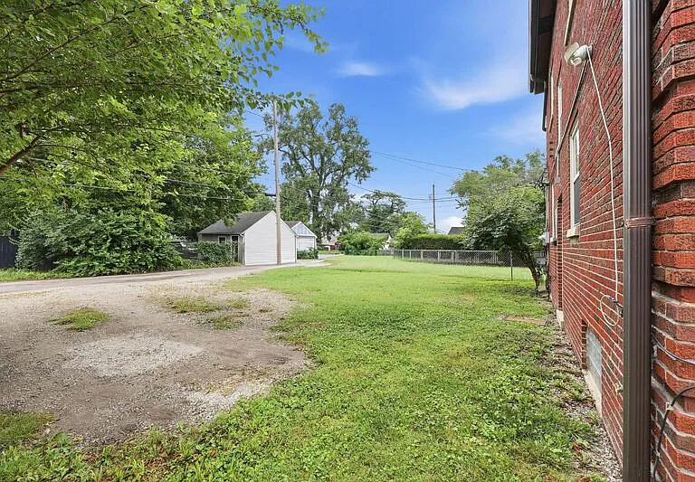 1048 Berkeley Rd #B — Photo 14