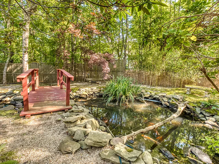 Margaret Dr — Photo 48