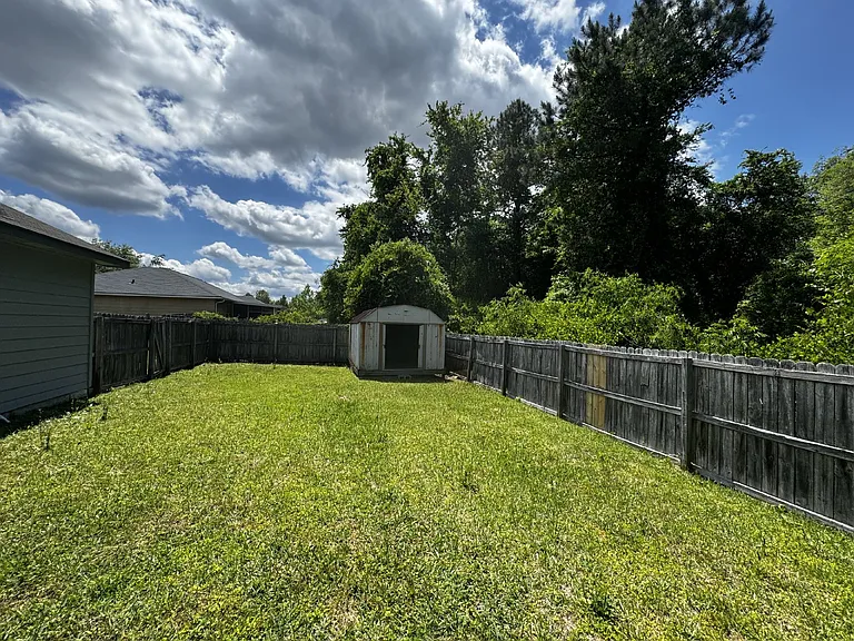 451 Sabreena Cir — Photo 12