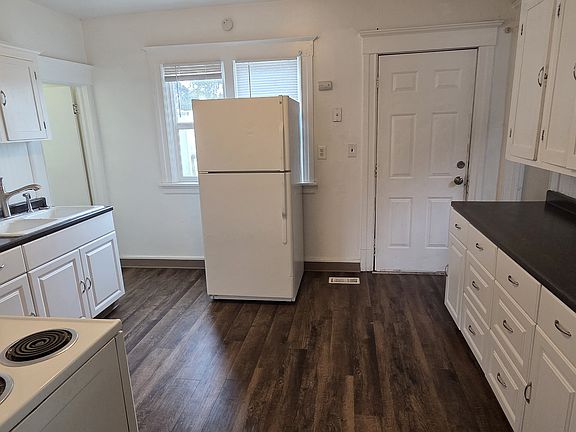 4th image of 1410 W Spofford Ave