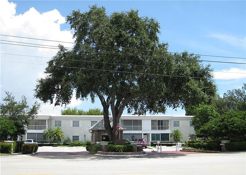 1st image of 6473 Bay Club Dr APT 3
