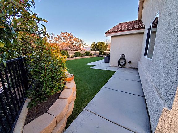 3rd image of 15090 Wildflower Ln