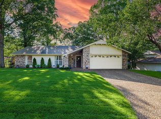 4 Queens Ct, Little Rock, AR 72211