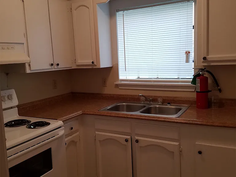 118 Oak Ridge Ave #C — Photo 2