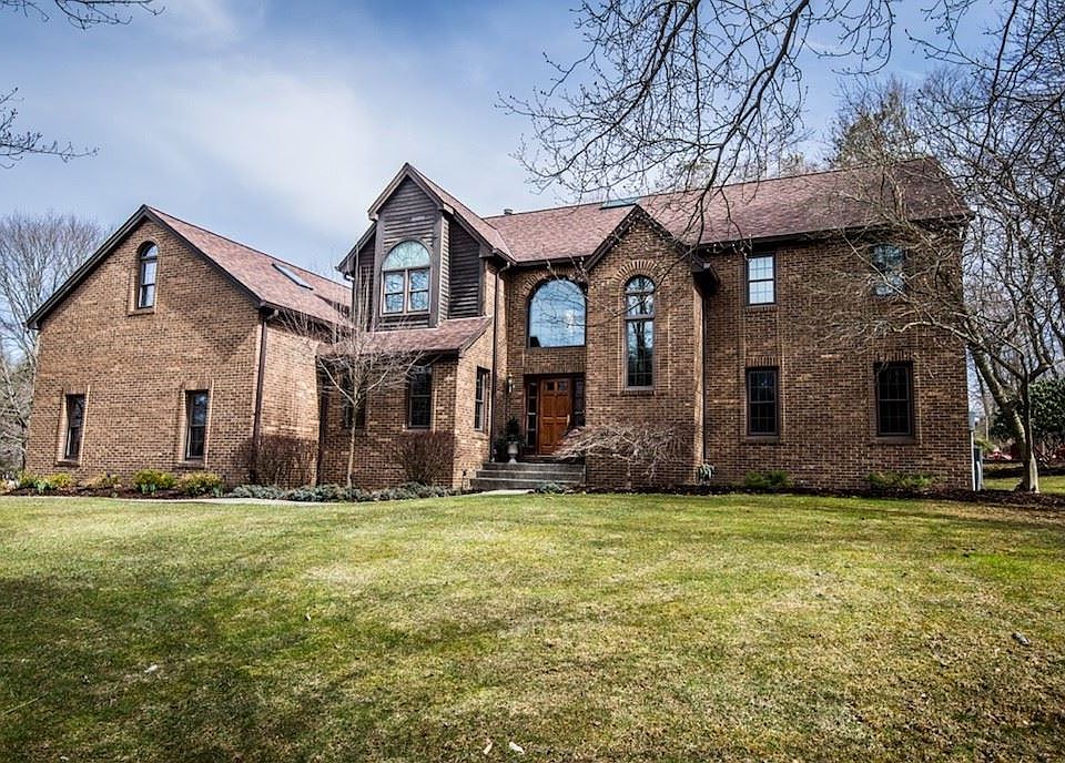 1st image of 205 Blackthorn Dr