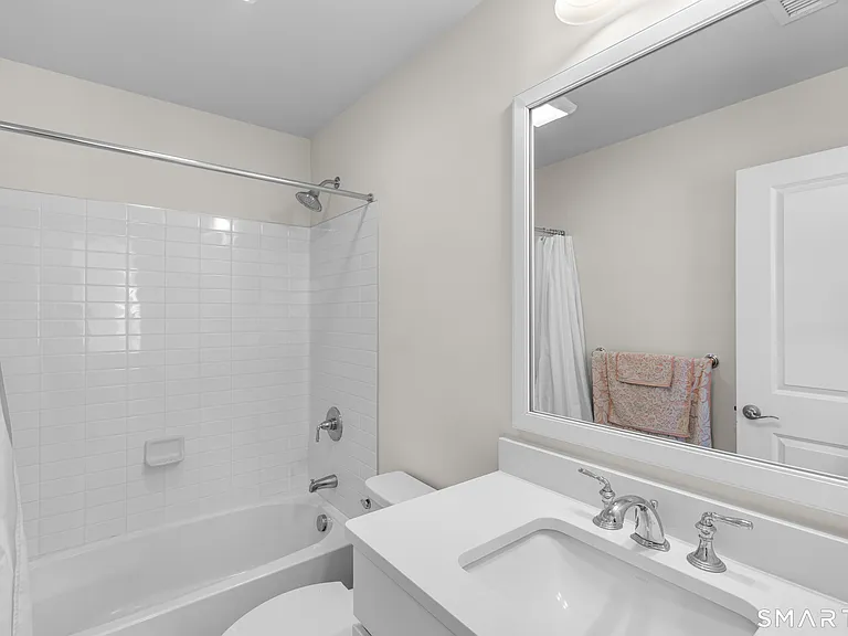 16 Hunting Ridge Ln — Photo 25