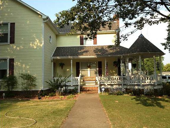 2nd image of 138 Oak Hill Dr
