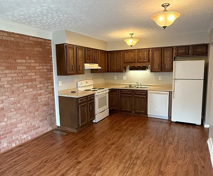 1862 Hampstead Dr — Photo 13