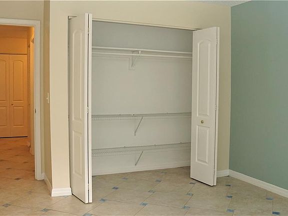 5th image of 648 Kenwick Cir APT 104