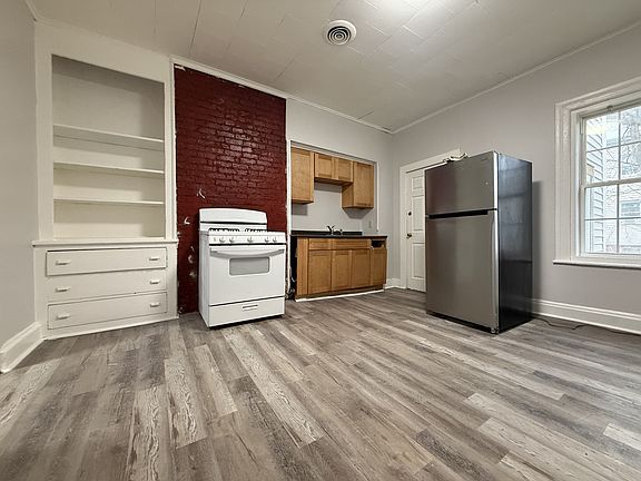 2nd image of 11 Osborne St Unit 2