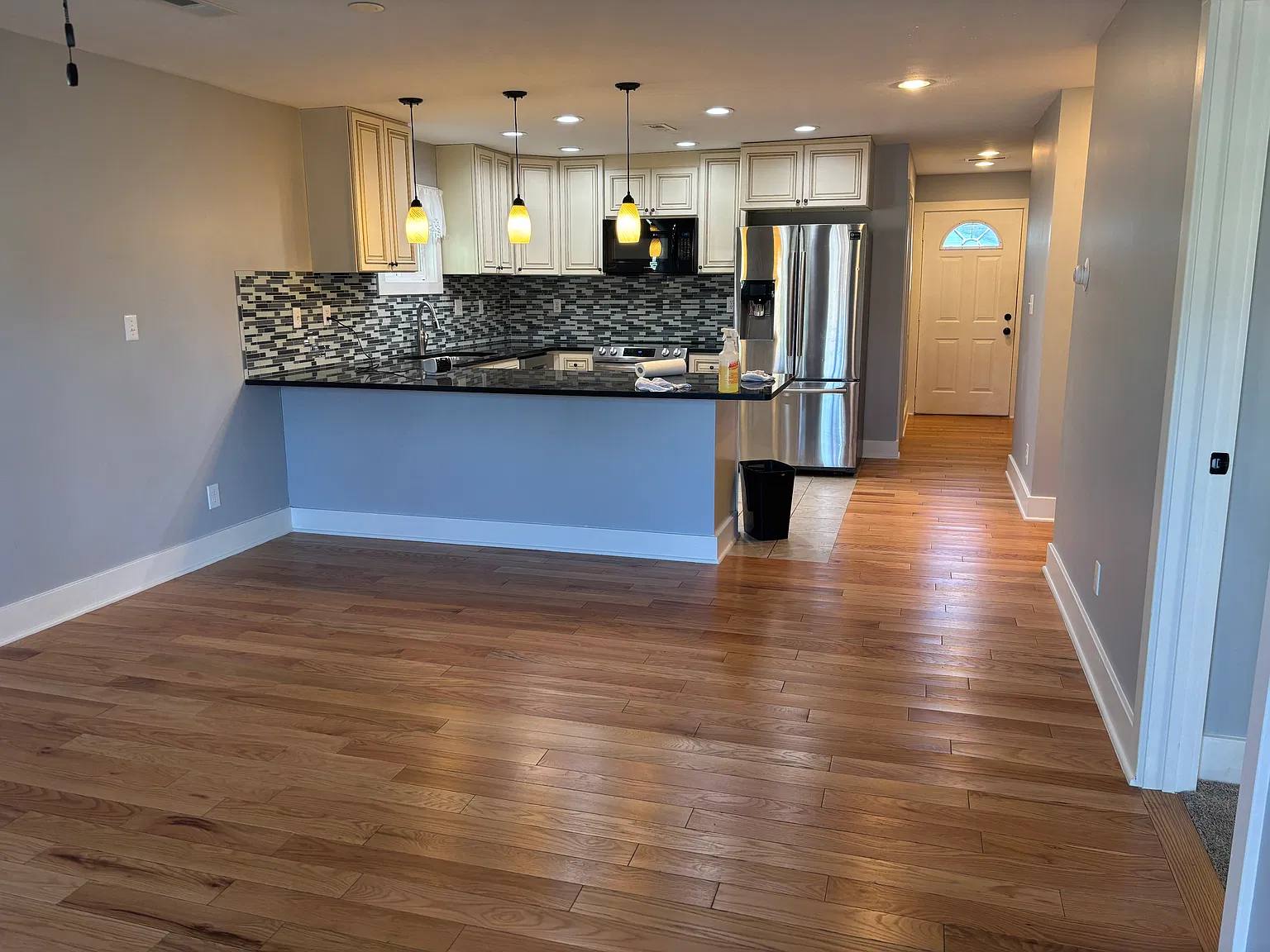 2 bed, 1000 sqft, $1,500 — Photo 2