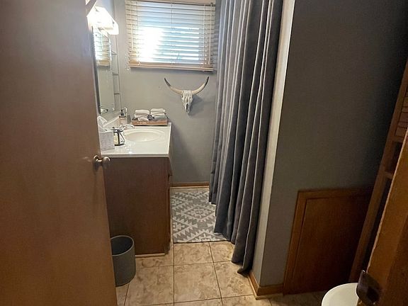 3rd image of 7689 Albion Rd #2