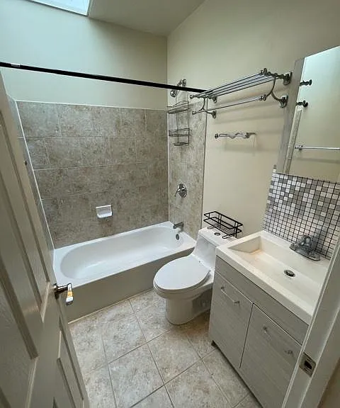 1234 Queen St NE #4 — Photo 11