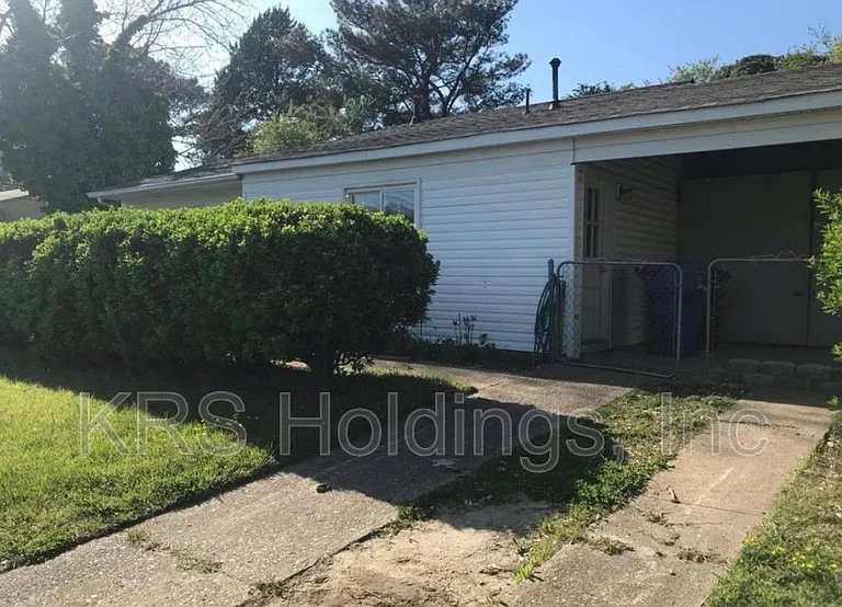4916 Bark Ln — Photo 1