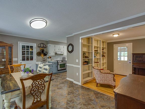 5th image of 115 Dusty Ln