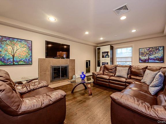 3rd image of 8 Curlew Place