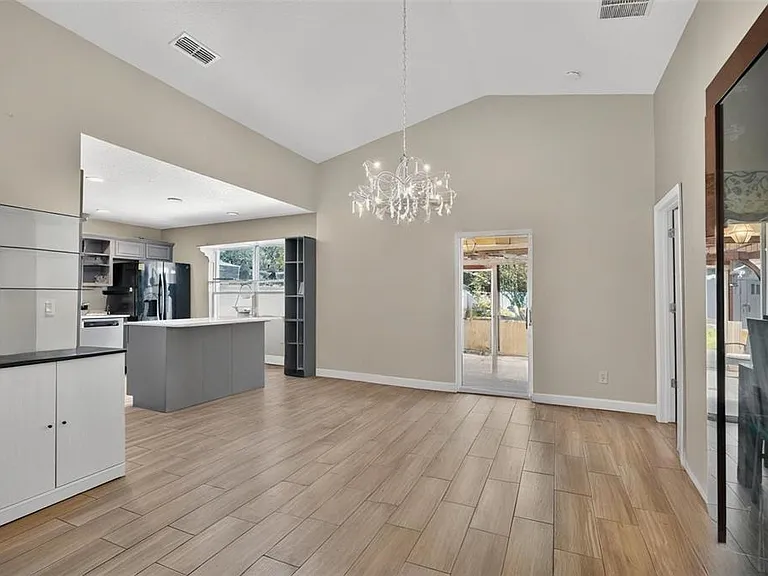 2638 Eagle Canyon Dr N — Photo 2