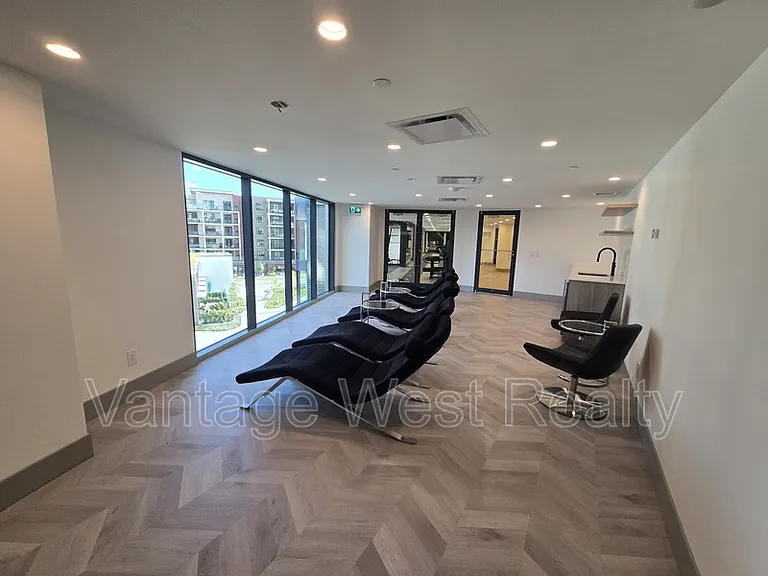 3700 Capozzi Rd #901 — Photo 28