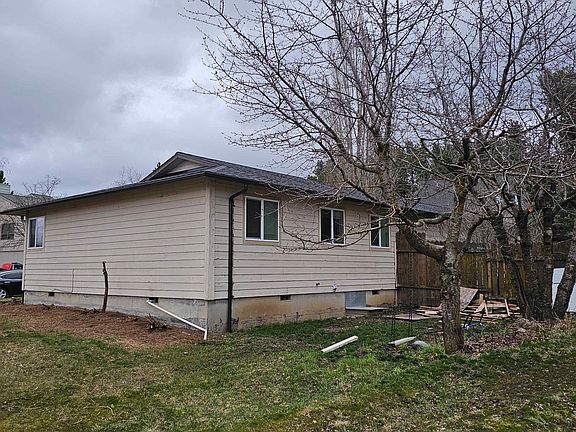 3rd image of 1403 Pine Cone Rd