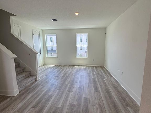 5th image of 15069 Groveside Rd