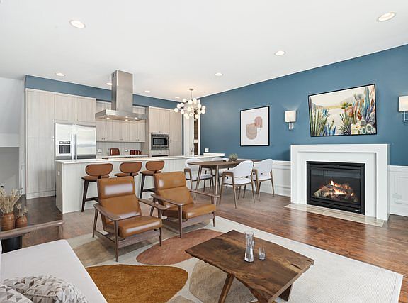 3rd image of 3007 N California Ave APT 1S