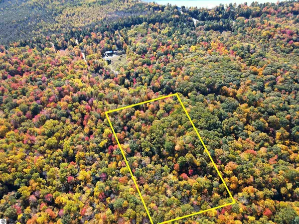 N Manitou Trl, Leland, MI 49654