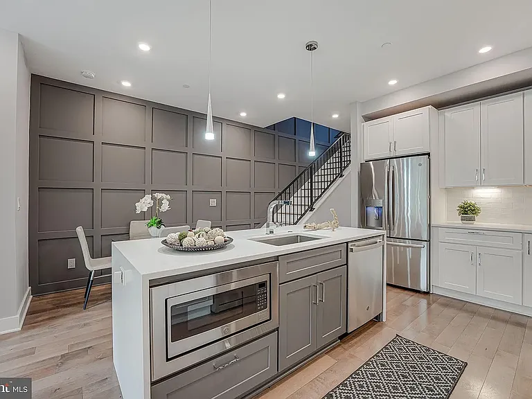 1609 Holbrook St NE #4 — Photo 18