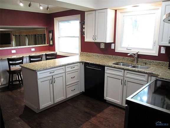 4th image of 1801 Reva Dr
