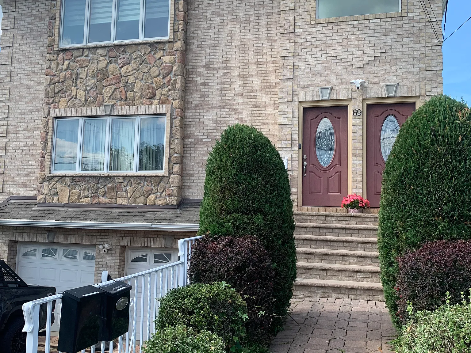 3 bed, 1500 sqft, $3,050 — Photo 1