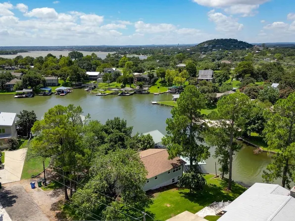 132 Glen Oaks Drive, Sunrise Beach, TX 78643
