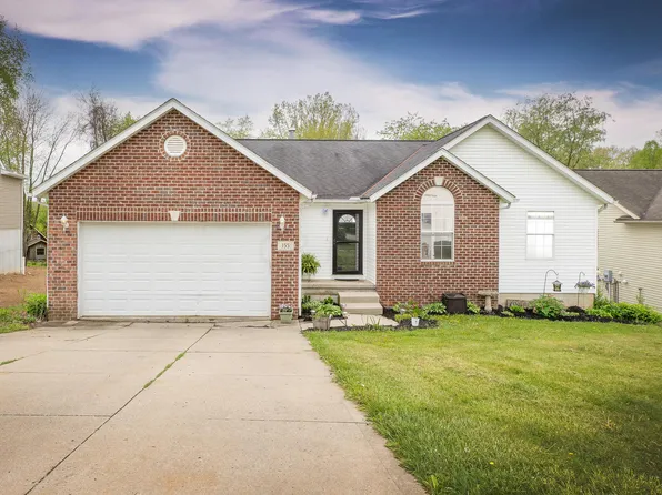 155 Heatherwood Dr, Louisville, OH 43028