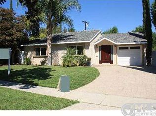 18245 Sugarman St, Tarzana, CA 91356